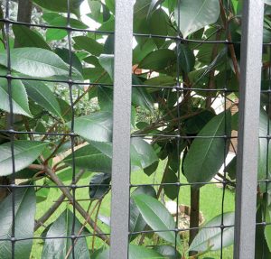 Flexibel afzetgaas shield rond een tuin